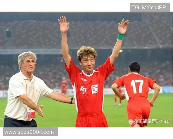 足坛巨星独特风采盘点那些用发带展现魅力与个性的足球球星